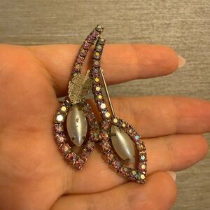 Glamorous Pink and Silver Teardrop Hinged Vintage Brooch